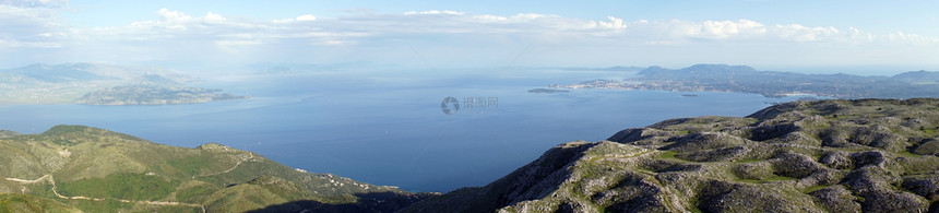 希腊Pantakrator山的科孚东海岸图片