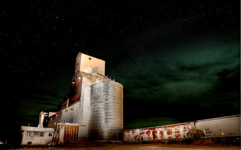 加拿大萨斯喀彻温省夜间照片谷物电梯星图片