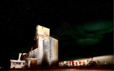加拿大萨斯喀彻温省夜间照片谷物电梯星图片