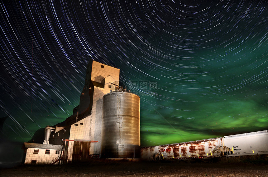 北光AurororBorealis萨斯喀彻温谷物电梯图片