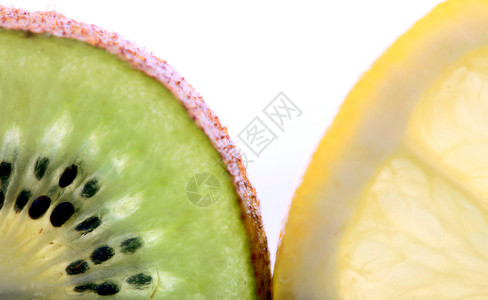 Kiwi水果和柠檬切片关闭宏图片