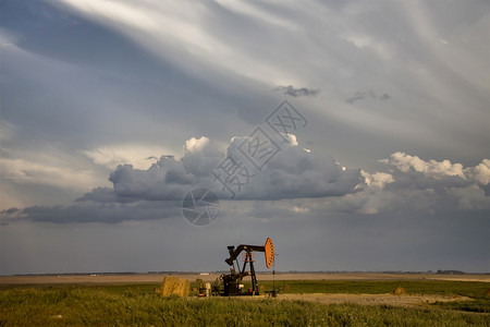 Prairie风暴云萨斯喀彻温省油泵插车图片