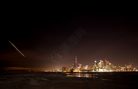 加拿大安略省多伦夜射天线高清图片