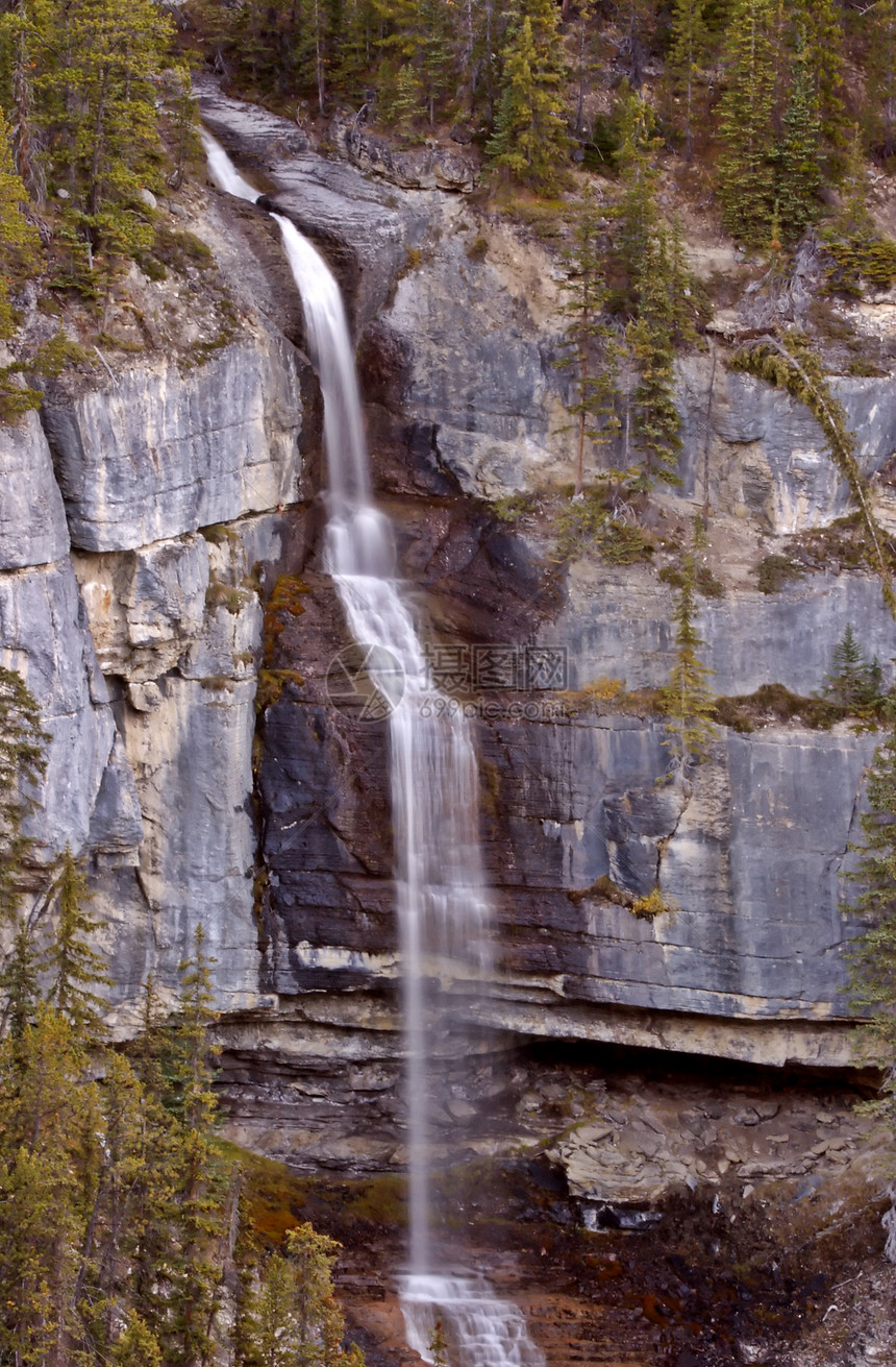 加拿大西风艾伯塔省TangleCreek瀑布图片