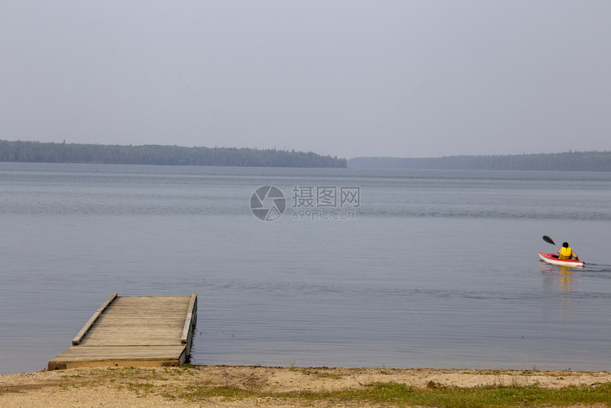 加拿大北湖码头皮艇荒野马尼托巴鸭山图片