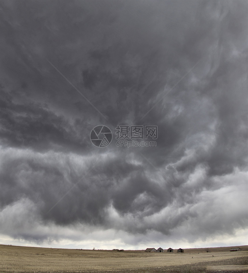 加拿大萨斯喀彻温省Prairie风暴云图片