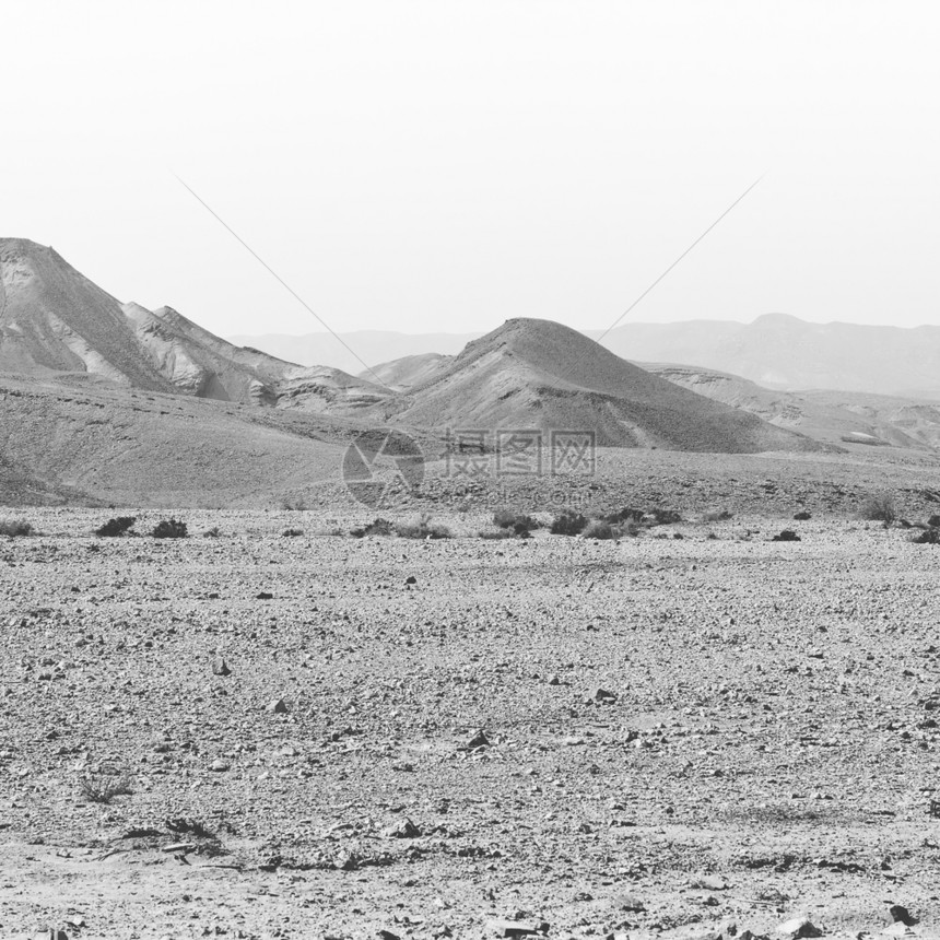 以色列内盖夫沙漠岩石丘陵的孤独和空虚图片