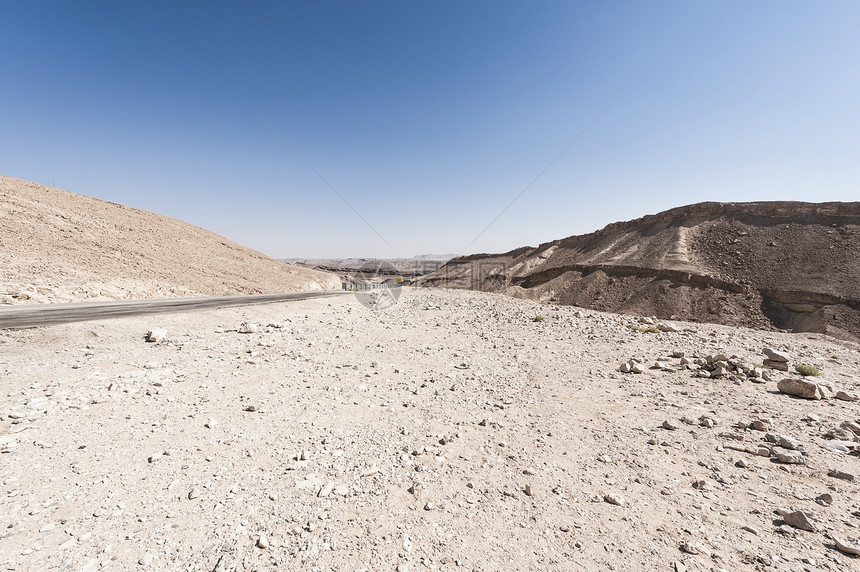 以色列南部干涸道路图片