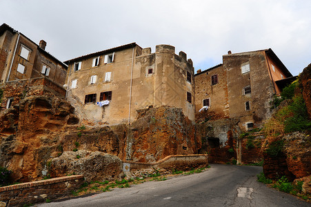 阿雷佐意大利中世纪城市的建筑狭窄街道窗户和百叶石路古代精神背景