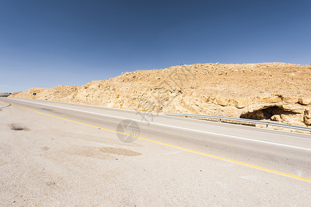 沙漠中以色列干涸道路图片