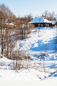 俄罗斯摩伦克地区阳光明媚的冬季日高清图片