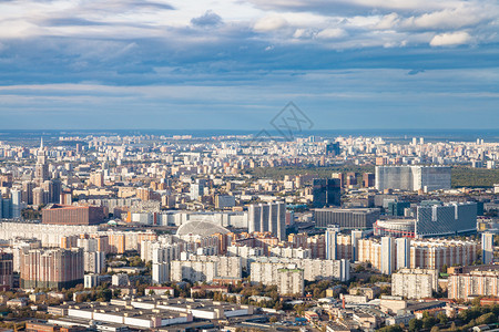 秋天从OKO塔顶端的观察甲板从莫斯科市北部空中向莫斯科市北部看背景图片