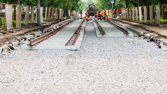 修复莫斯科市的电车和铺设新的铁路图片