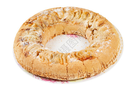 白底孤立的盘子上俄罗斯夏洛特苹果蛋糕图片