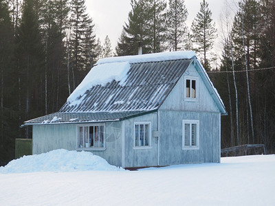 村里的建筑壁房冬天图片