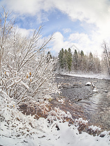 冬天的河水俄罗斯图片