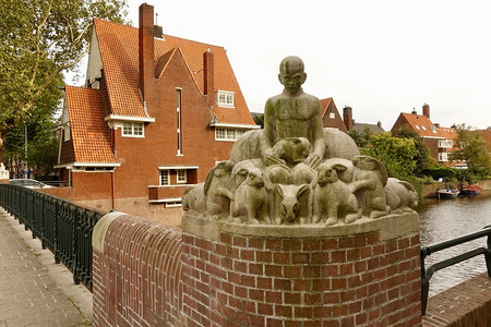 阿姆斯特丹的建筑雕像图片