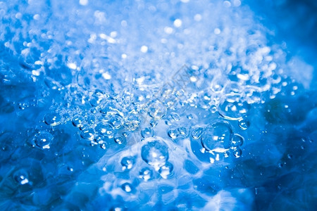 水中的气泡图片
