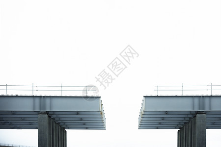 结构体复制建造未完成桥背景图片