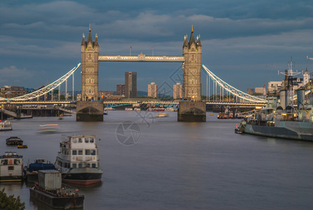伦敦金融区的敦塔图片