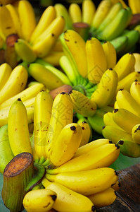 黄色香蕉大串香蕉水果背景