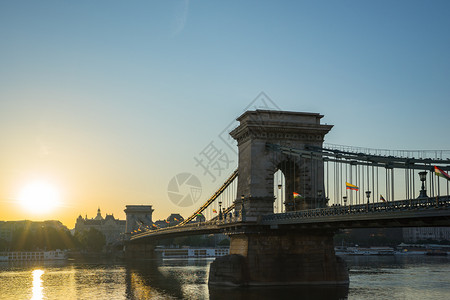 匈牙利连链桥和多瑙河布达佩斯日出图片