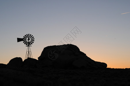 沙漠里德米勒风车环形光影颜色图片
