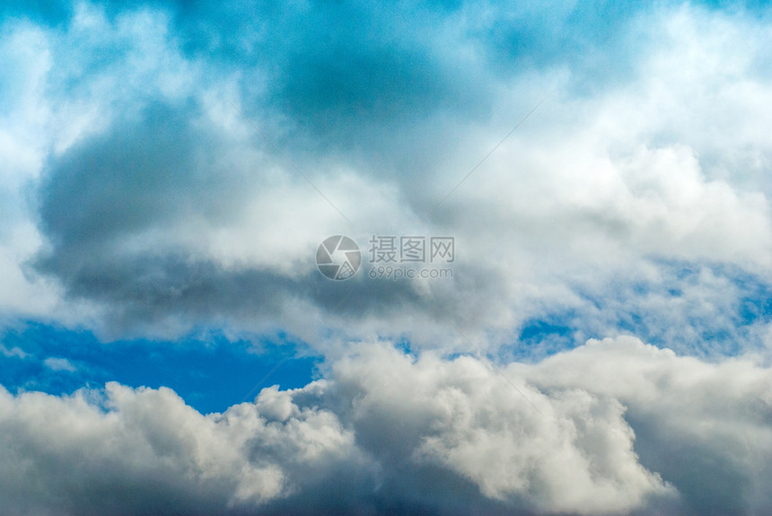 厚实的蓝天白云图片