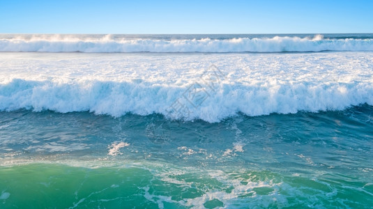 空中飞行的海浪图片