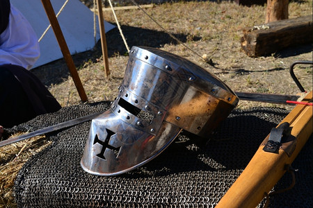 道具中世纪金属头盔护甲战士部防历史背景图片