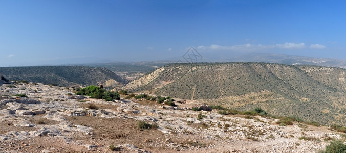 干旱环境的山上背景图片