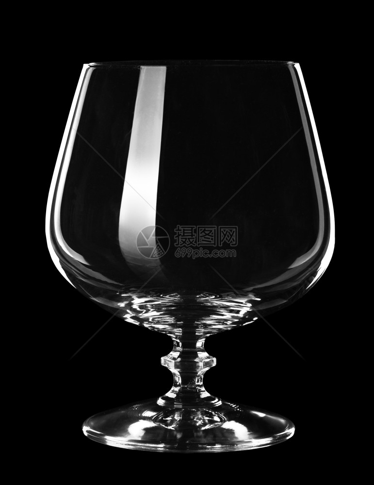 工作室玻璃花瓶在黑色背景上隔离红酒杯透明图片
