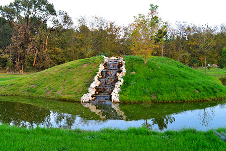 公园瀑布花景观设计池塘背景图片