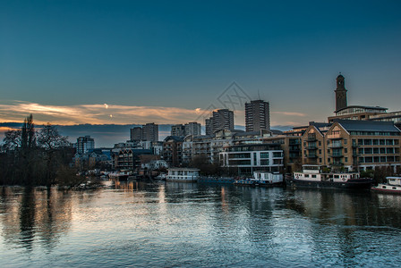 日落泰晤士河建筑景观图片