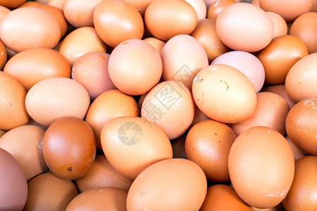 一堆鸡蛋背景图片