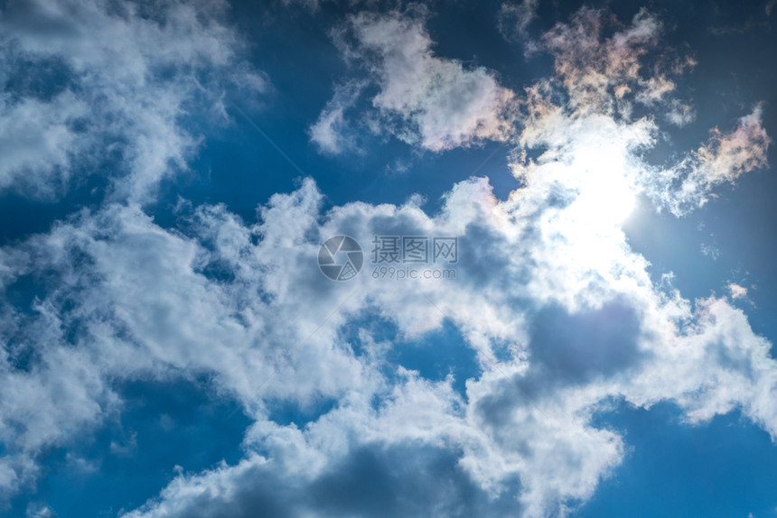 蓝天的烟云与阳光适合制作背景图象校对Portnoy制造天空太阳图片