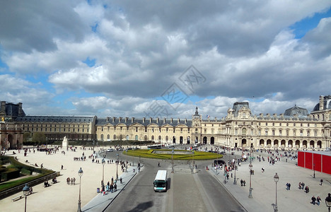 法国巴黎市卢浮宫博物馆图片