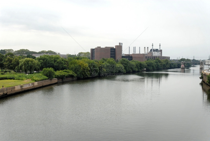 河岸烟囱舒尔基宾夕法尼亚费城河滨工厂图片