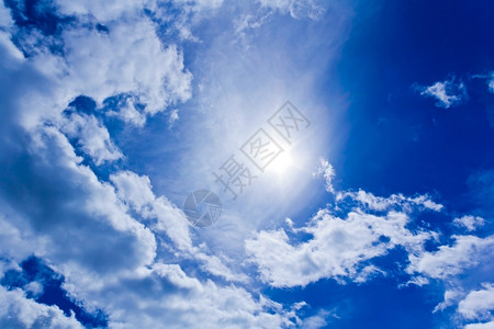 太阳和青蓝天空的照片云阳光生动背景图片