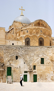 多米和耶路撒冷圣墓碑教堂屋顶上的囚室耶路撒冷圣墓堂圆顶叉图片