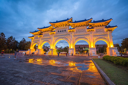 台北市海清介石纪念堂地标夜晚亚洲大厅背景图片