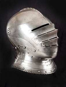 金属文化装饰品中世纪骑士的铁头盔非常重的图片