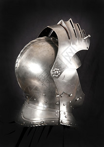金属中世纪骑士的铁头盔非常重的预订历史图片
