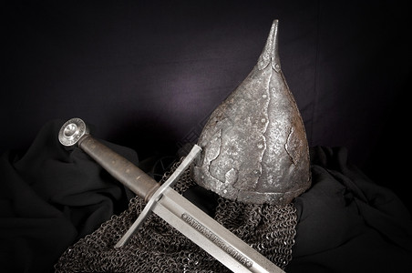 老的古历史中世纪骑士盔甲金属保护士兵不受对手冲撞金属保护图片