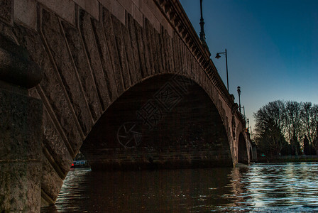 伦敦西边的邱大桥列出泰晤士河上的桥超过建筑学英国图片