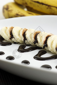 切片香蕉加巧克力酱维他命甜的美味图片