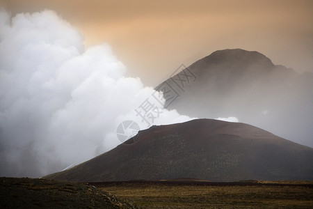 行间穴冰岛克拉夫火山穴喷发的蒸汽陨石坑户外景观设计图片