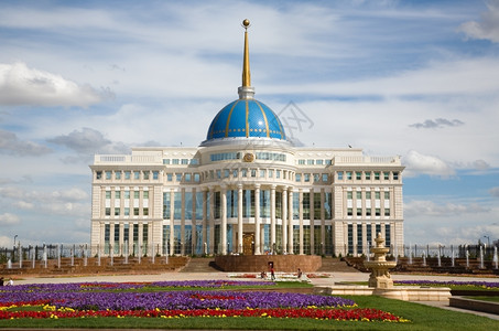 总统府哈萨克斯坦总统阿塔纳的一室别阿斯塔纳一种喷泉公寓背景图片