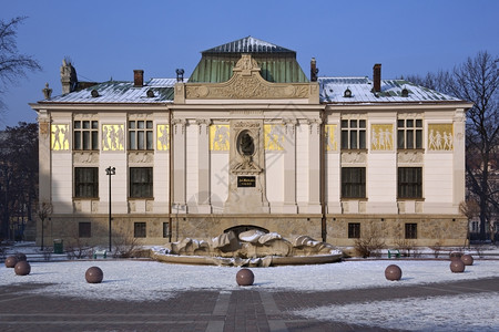 建造波兰克拉科夫市艺术宫建筑波兰Krakow旅游地标背景图片