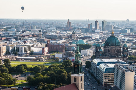 镇天线德国柏林市中心的空航向德国建造图片
